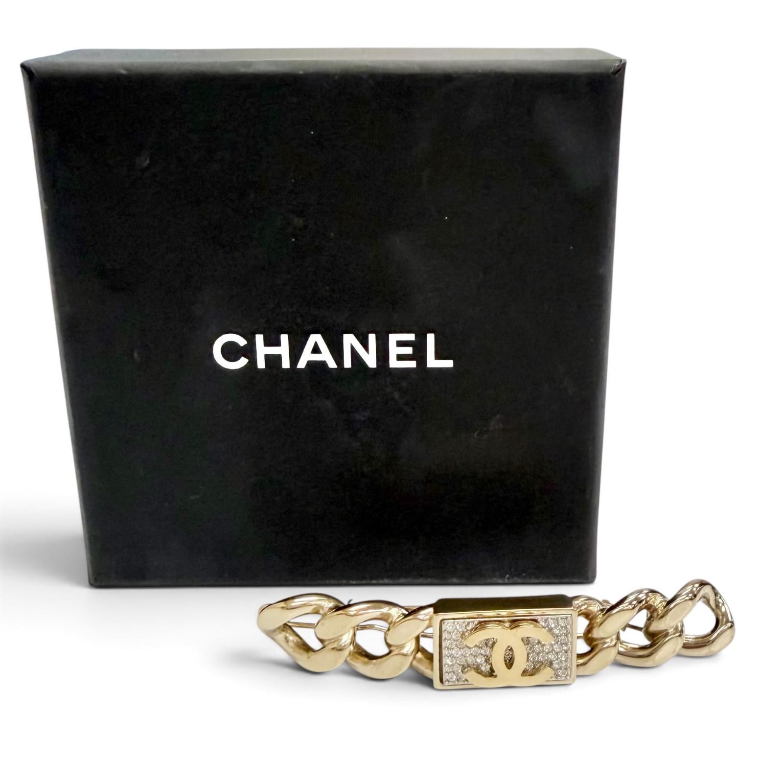 CHANEL ストライプヘアクリップ チェーン付き CHANEL ストライプヘア