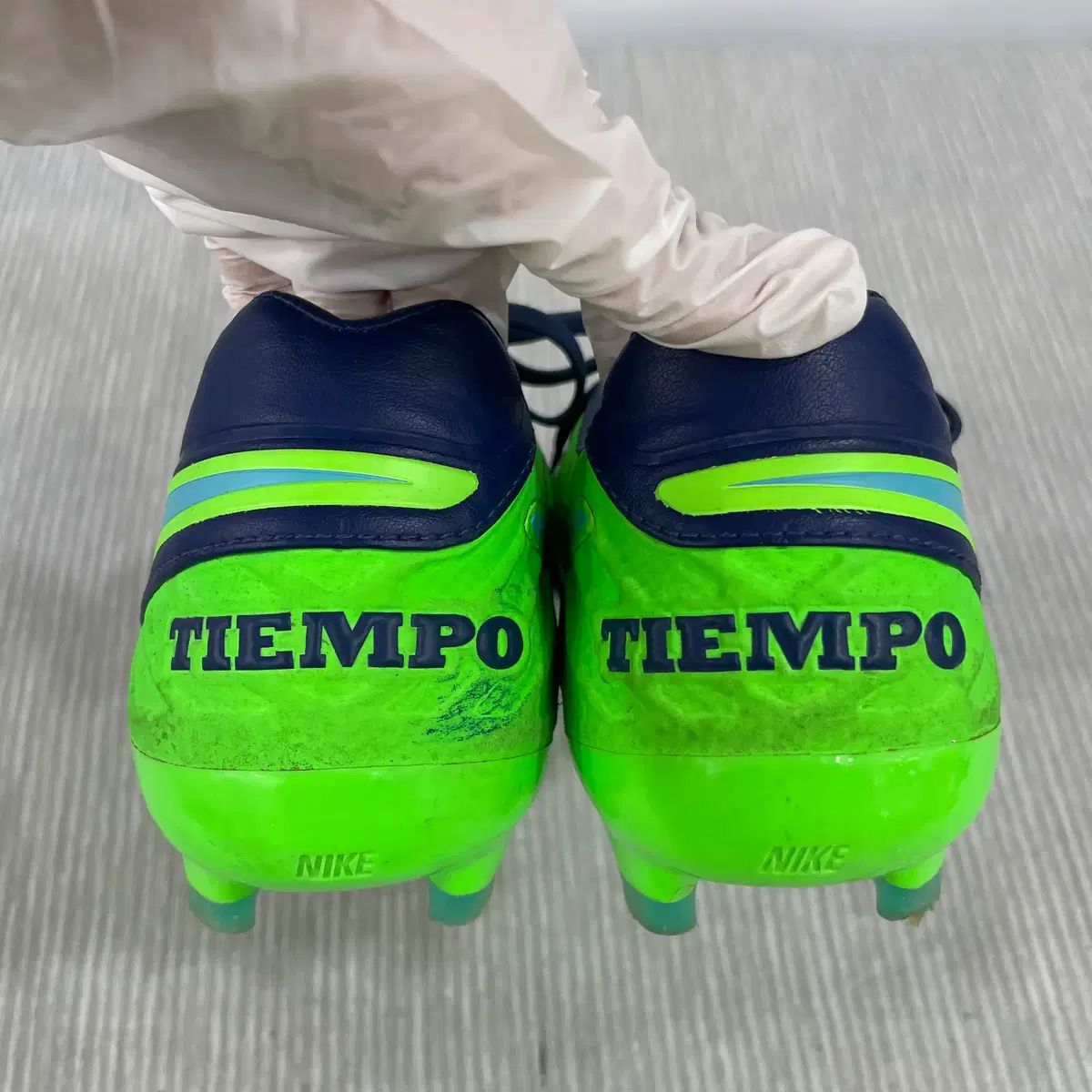 ナイキ ティエンポ レジェンド 6 サッカーシューズ 275mm ナイキ ティエンポ レジェンド 6 サッカーシューズ 275mm
