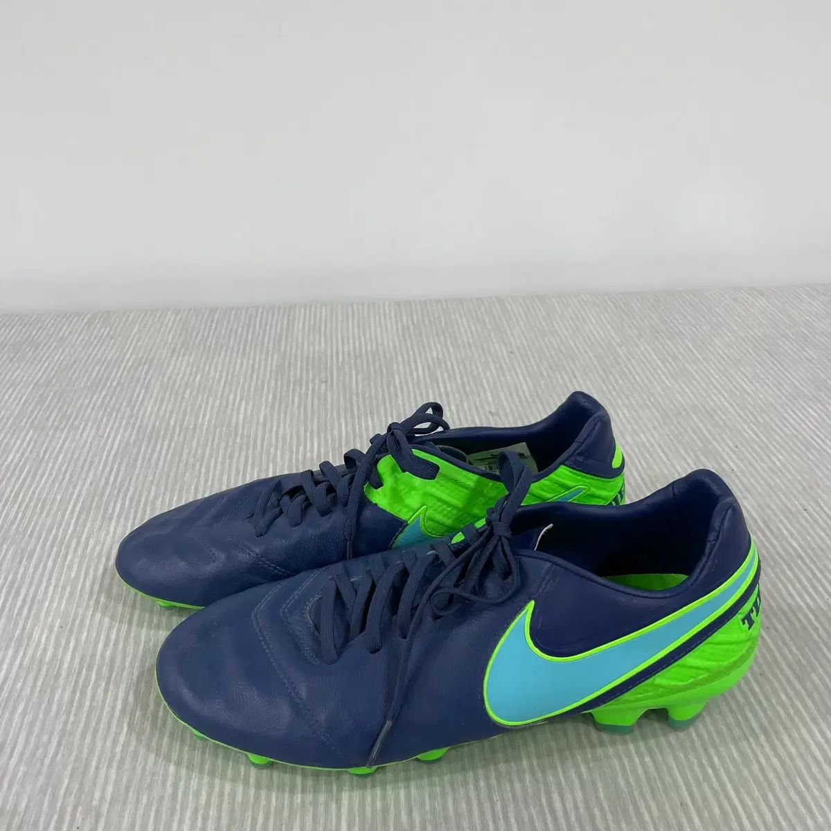 ナイキ ティエンポ レジェンド 6 サッカーシューズ 275mm ナイキ ティエンポ レジェンド 6 サッカーシューズ 275mm