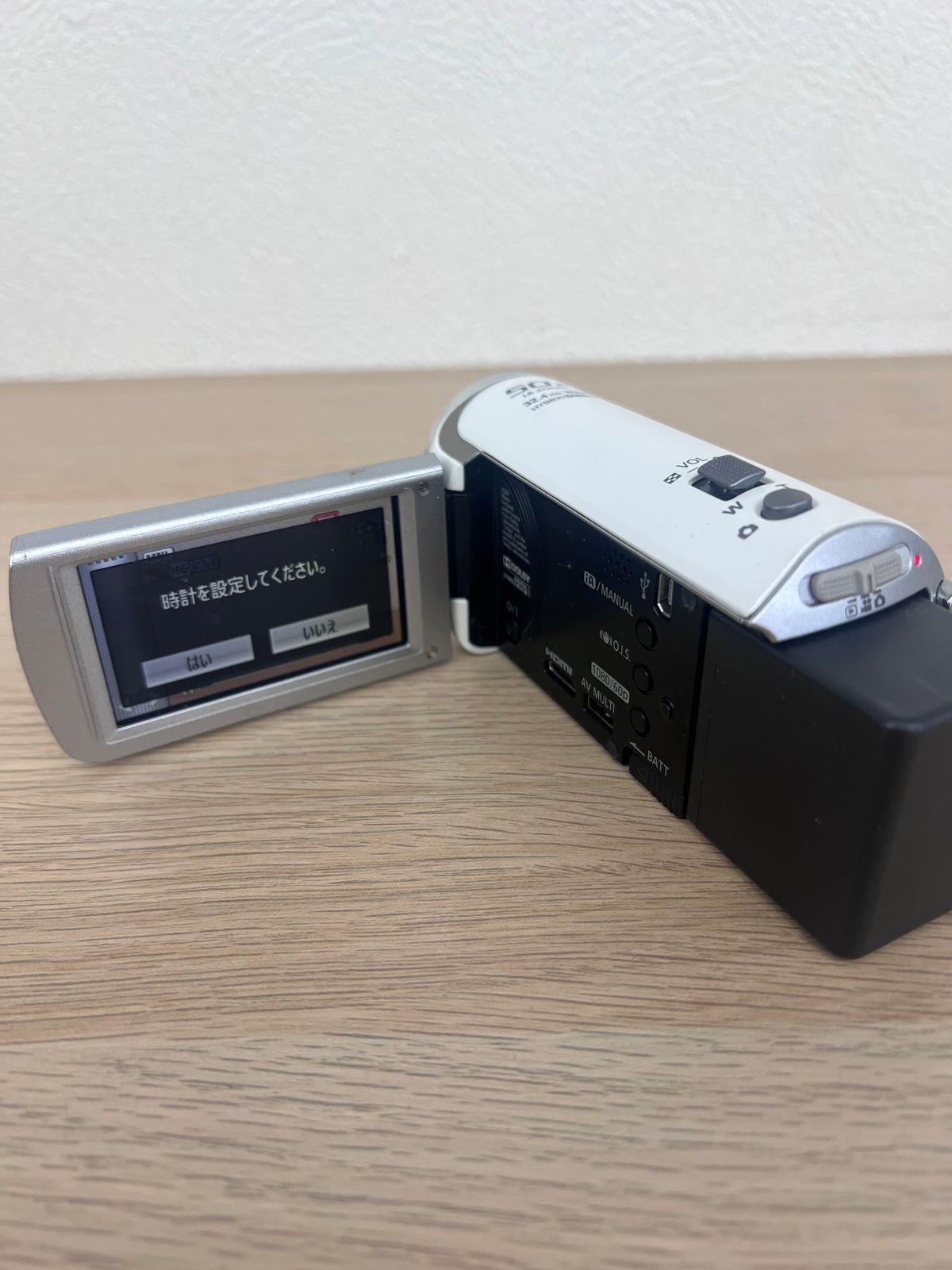 ☆ 【カメラ】【動作未確認】Panasonic HC-V300M ビデオカメラ ホワイト バッテリー 充電器付【5】