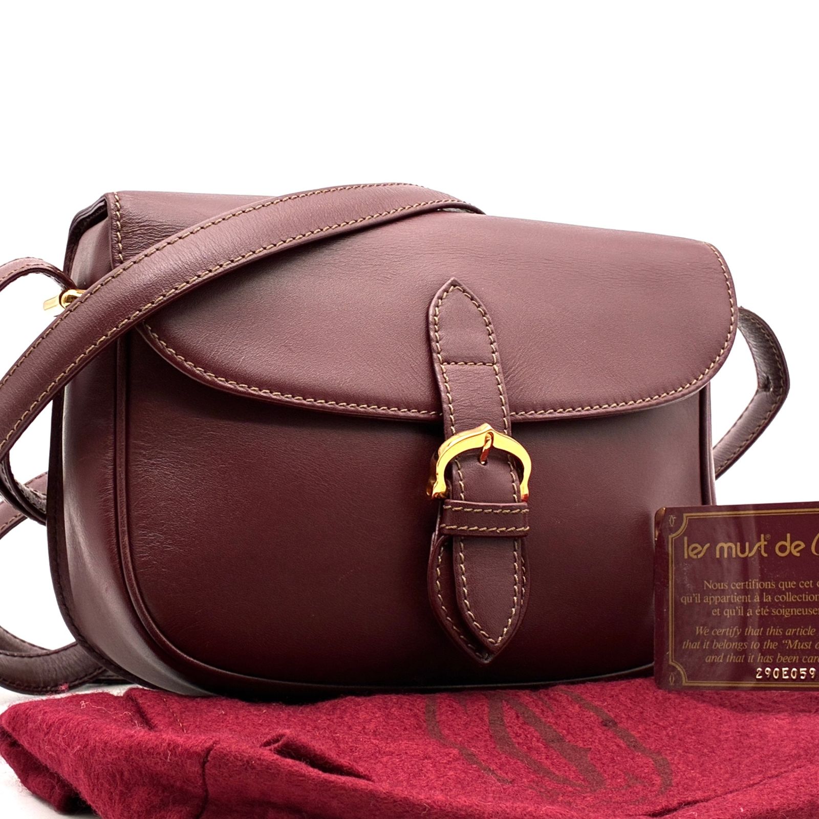 美品 カルティエ Cartier マストライン ショルダーバッグ フラップ レザー ボルドー ワインレッド 斜め掛け ポシェット 希少 夏休み お盆 帰省 シルバーウィーク 敬老の日 秋 ハロウィン 七五三 ギフト プレゼント 18,760円