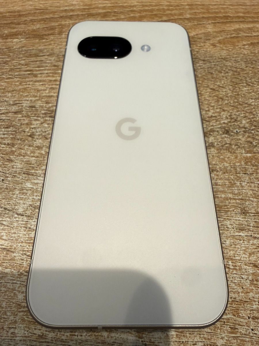 【中古美品】GooglePixel9a　256GB　ポーセリン　SIMフリー　Google Pixel 9a　A490