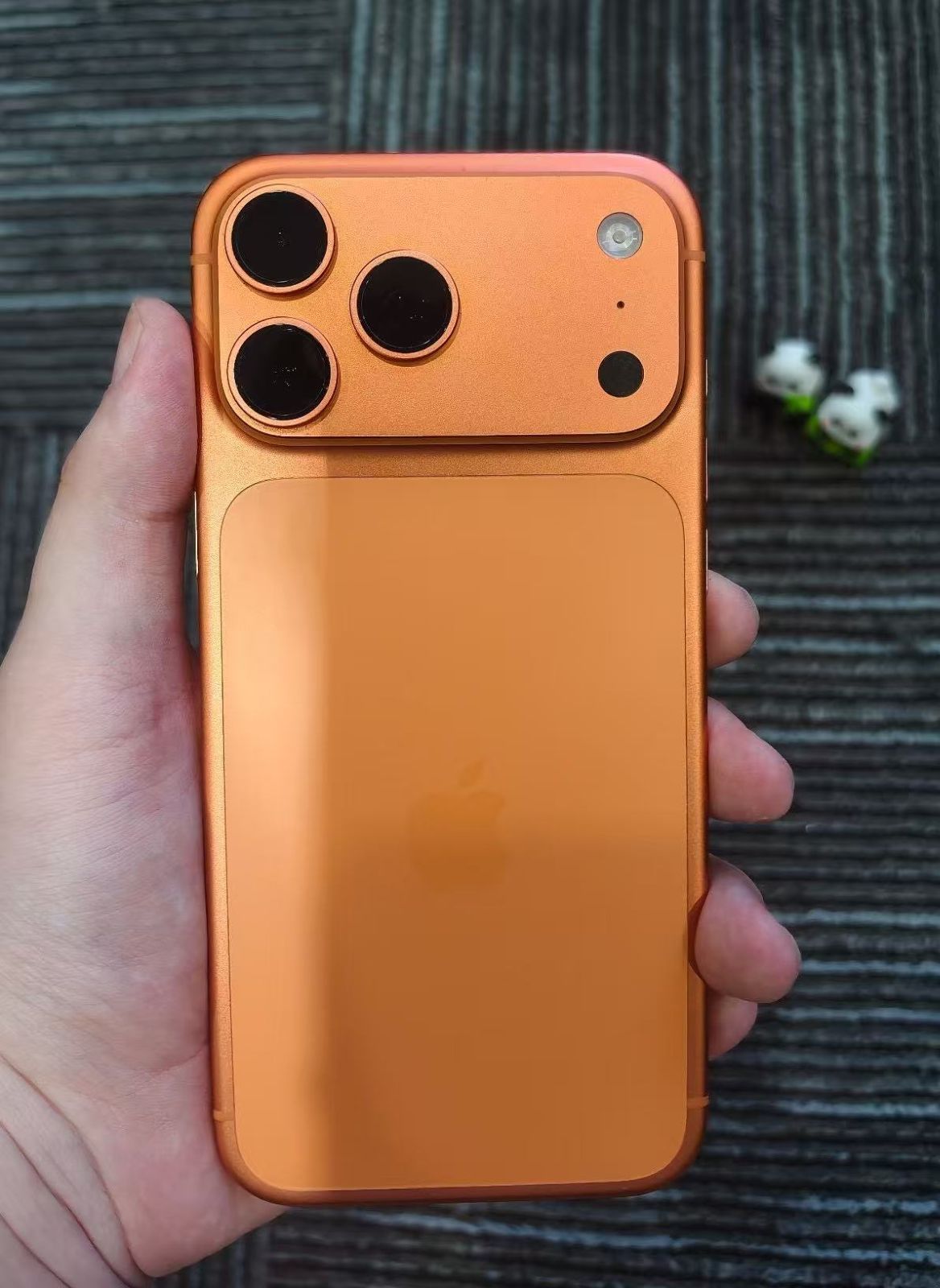 IPhone17Pro Max256Gオレンジ限定カラー iPhone 中古美品 カスタム塗装 全動作確認済み