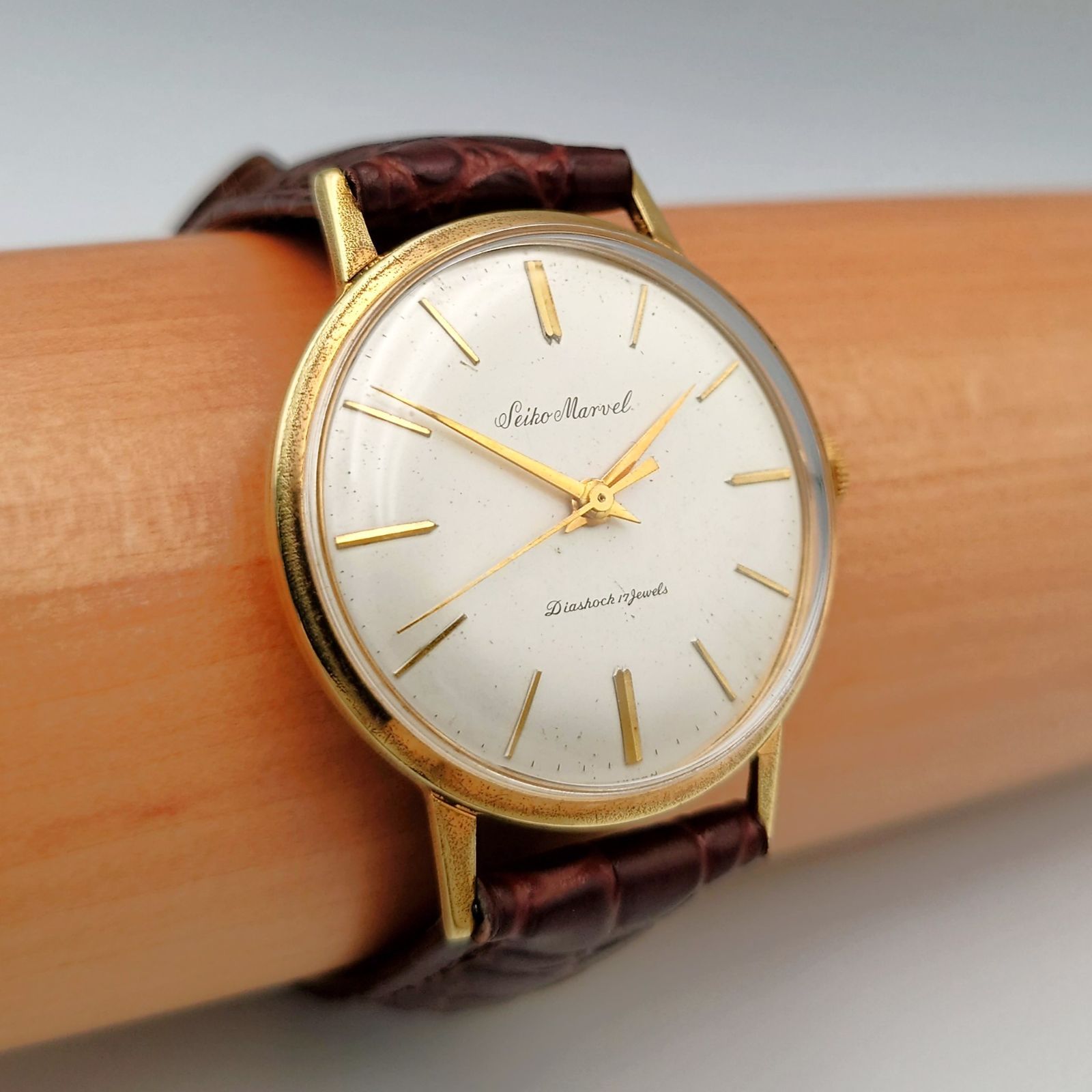 稼働美品】セイコー マーベル（SEIKO MARVEL）17石 Diashock 14K 1962 