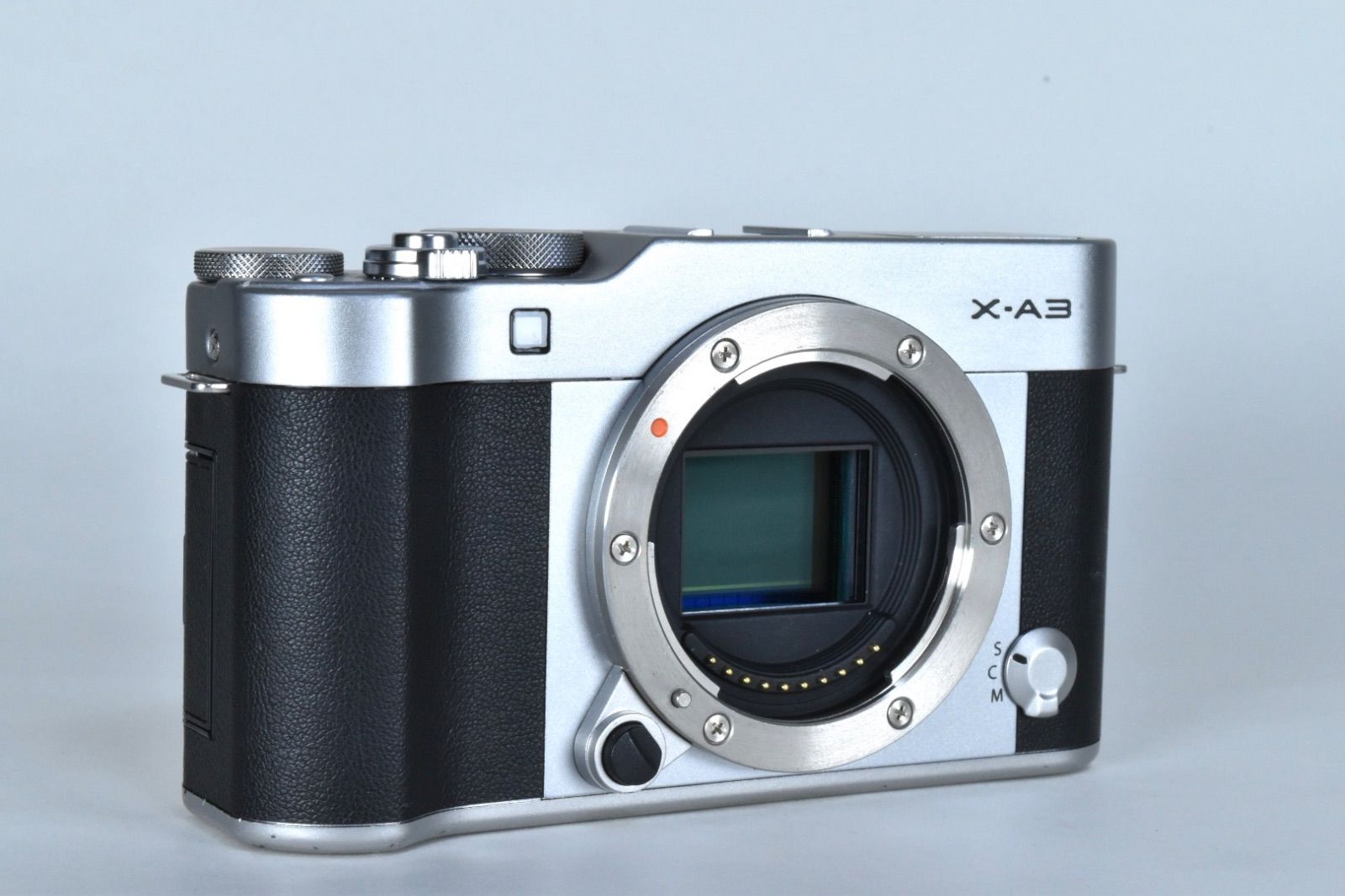 Fujifilm XA-3 ミラーレスデジタルカメラ　シルバー