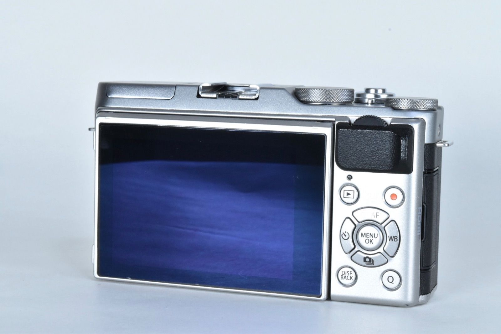 Fujifilm XA-3 ミラーレスデジタルカメラ　シルバー