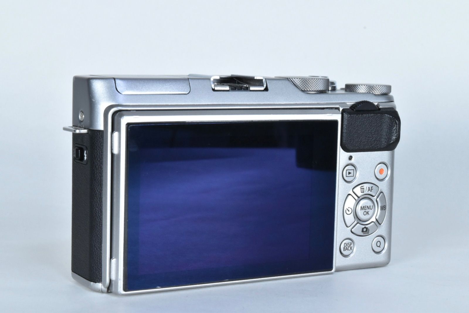 Fujifilm XA-3 ミラーレスデジタルカメラ　シルバー