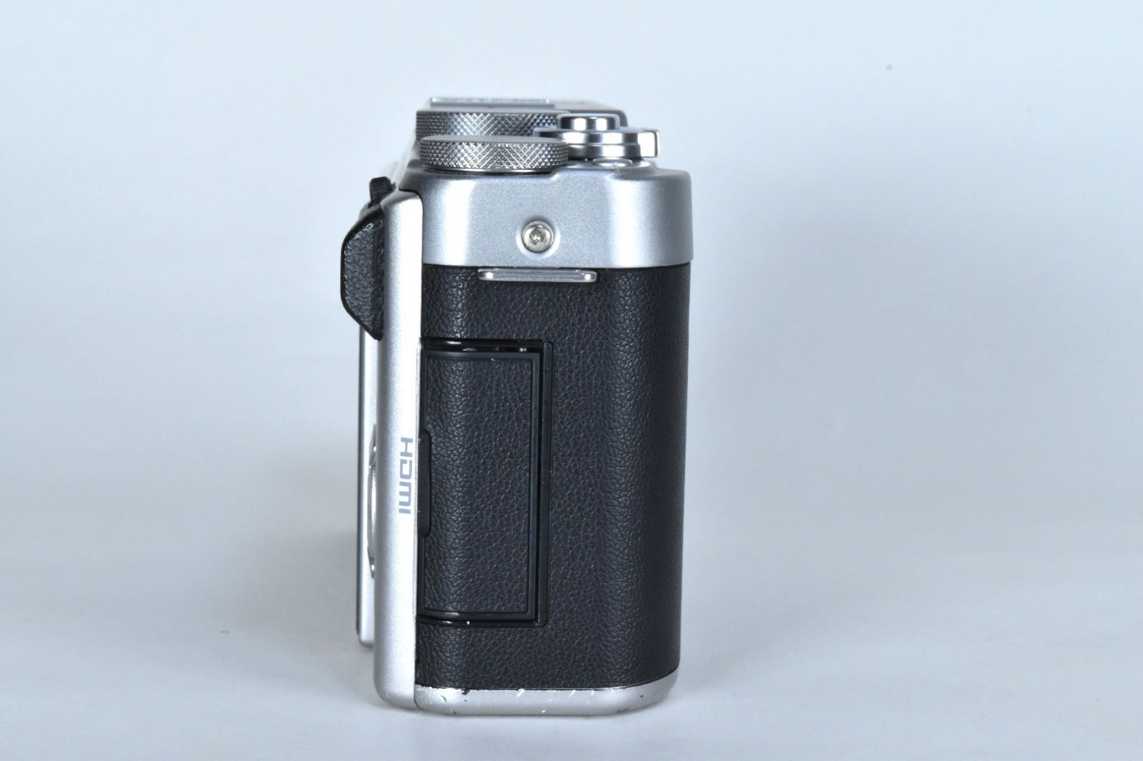 Fujifilm XA-3 ミラーレスデジタルカメラ　シルバー