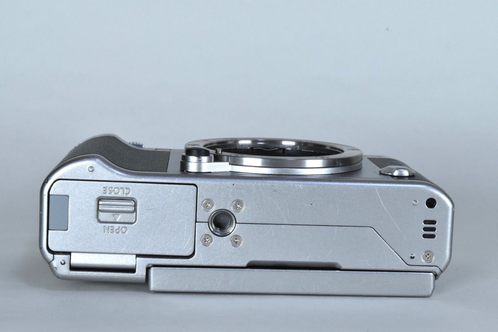 Fujifilm XA-3 ミラーレスデジタルカメラ　シルバー