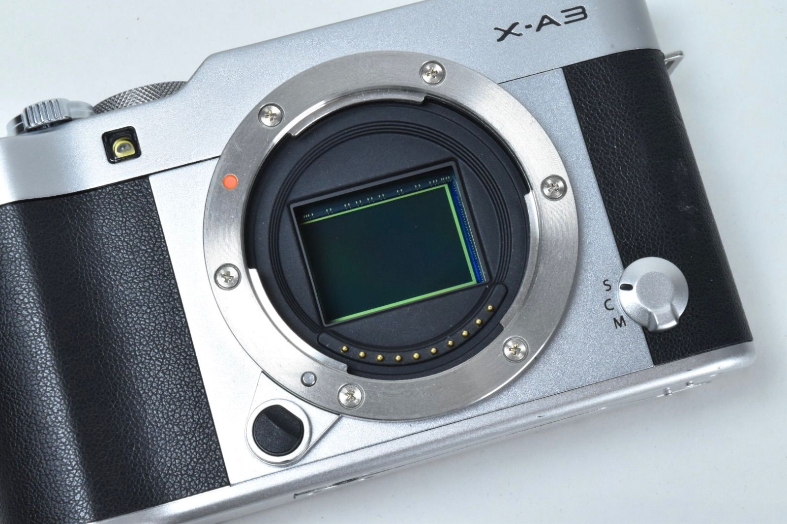 Fujifilm XA-3 ミラーレスデジタルカメラ　シルバー