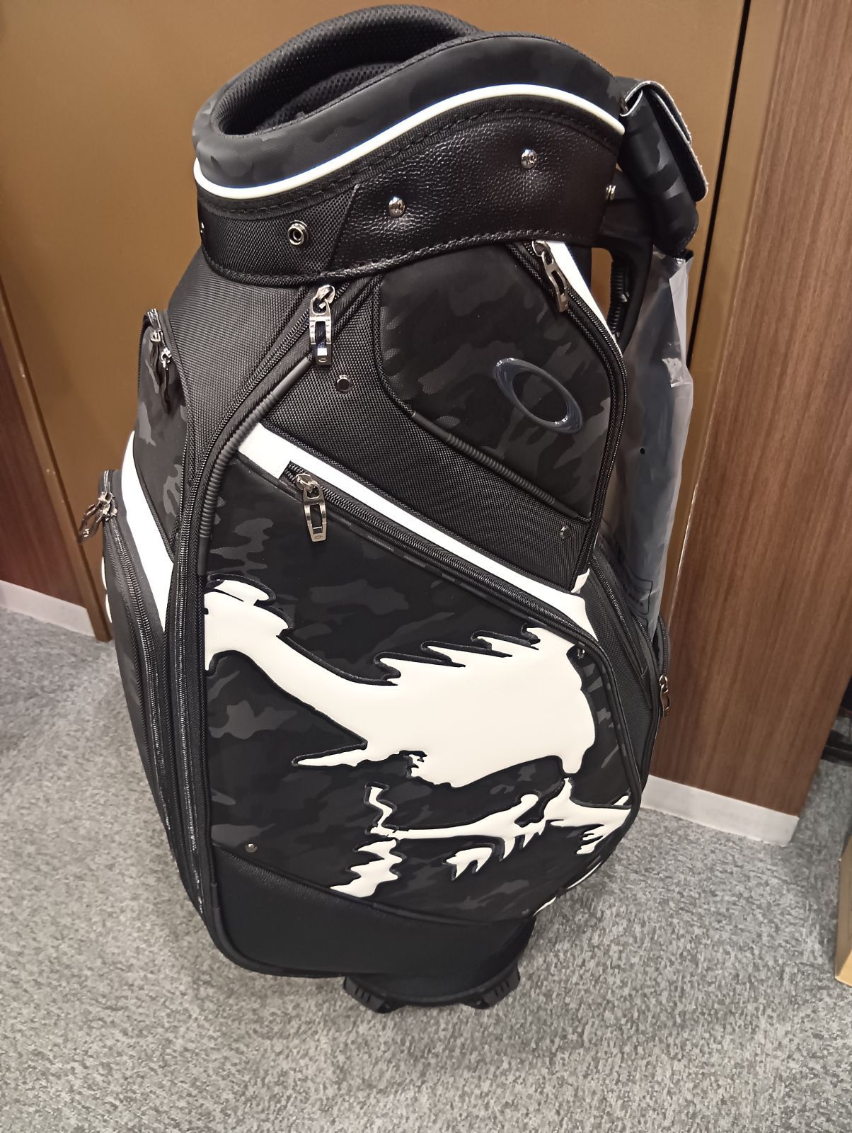 Cb【新品未使用品】オークリー Oakley Skull Golf Bag 18.0 キャディバッグ 9.5型 カートタイプ 47インチ対応 FOS901966 ゴルフ 2026年モデル 日本正規品（新橋店）