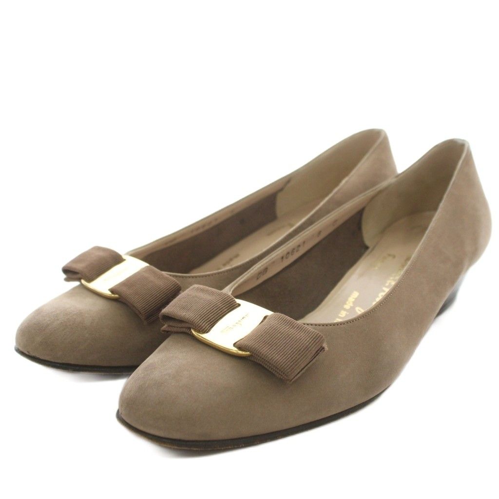 サルヴァトーレフェラガモ Salvatore Ferragamo ヴァラリボン パンプス プレーントゥ チャンキーヒール スエード 8 ベージュ 10621 /AN ■GY09