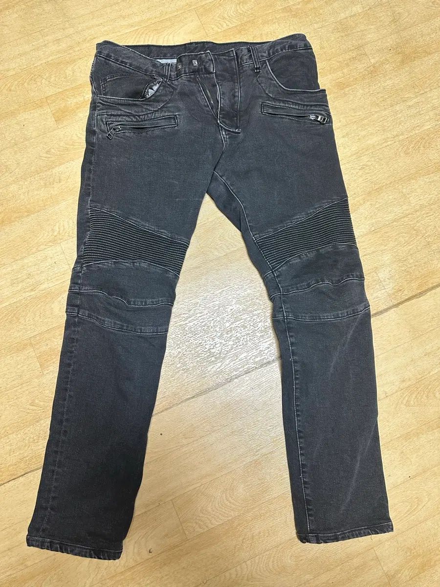 BALMAIN バルマン デニム ブラックジーン