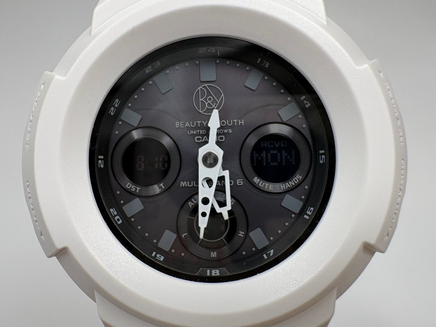 ◆CASIO×UNITEDARROWS カシオ ユナイテッドアローズ 腕時計 G-SHOCK 白 B＆Y AWG-M510BY 箱付き 中古◆22014★