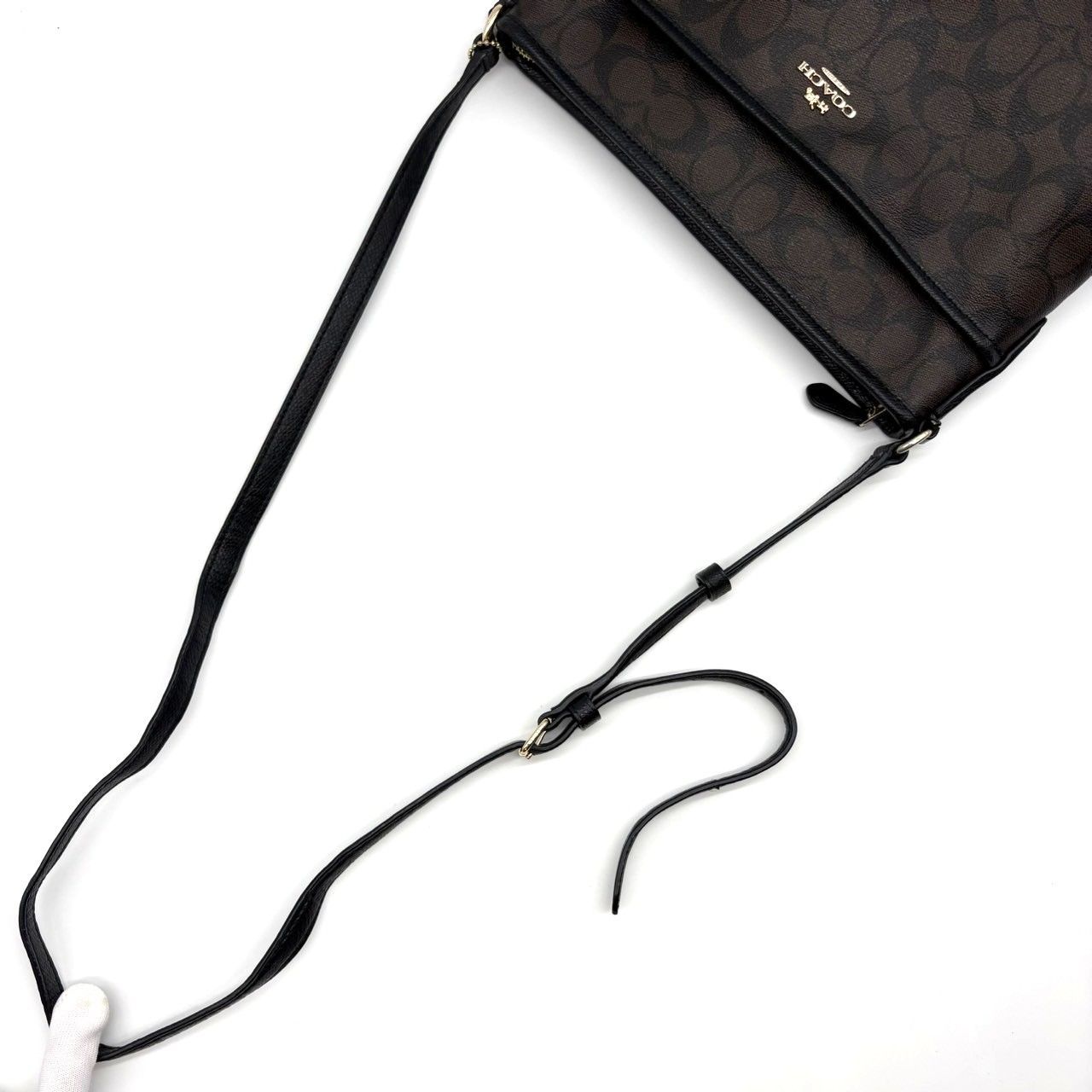 美品✨コーチ ショルダーバッグ サコッシュ シグネチャー PVC レザー 黒 コーチ COACH ショルダーバッグ シグネチャー PVC ブラウン 薄型