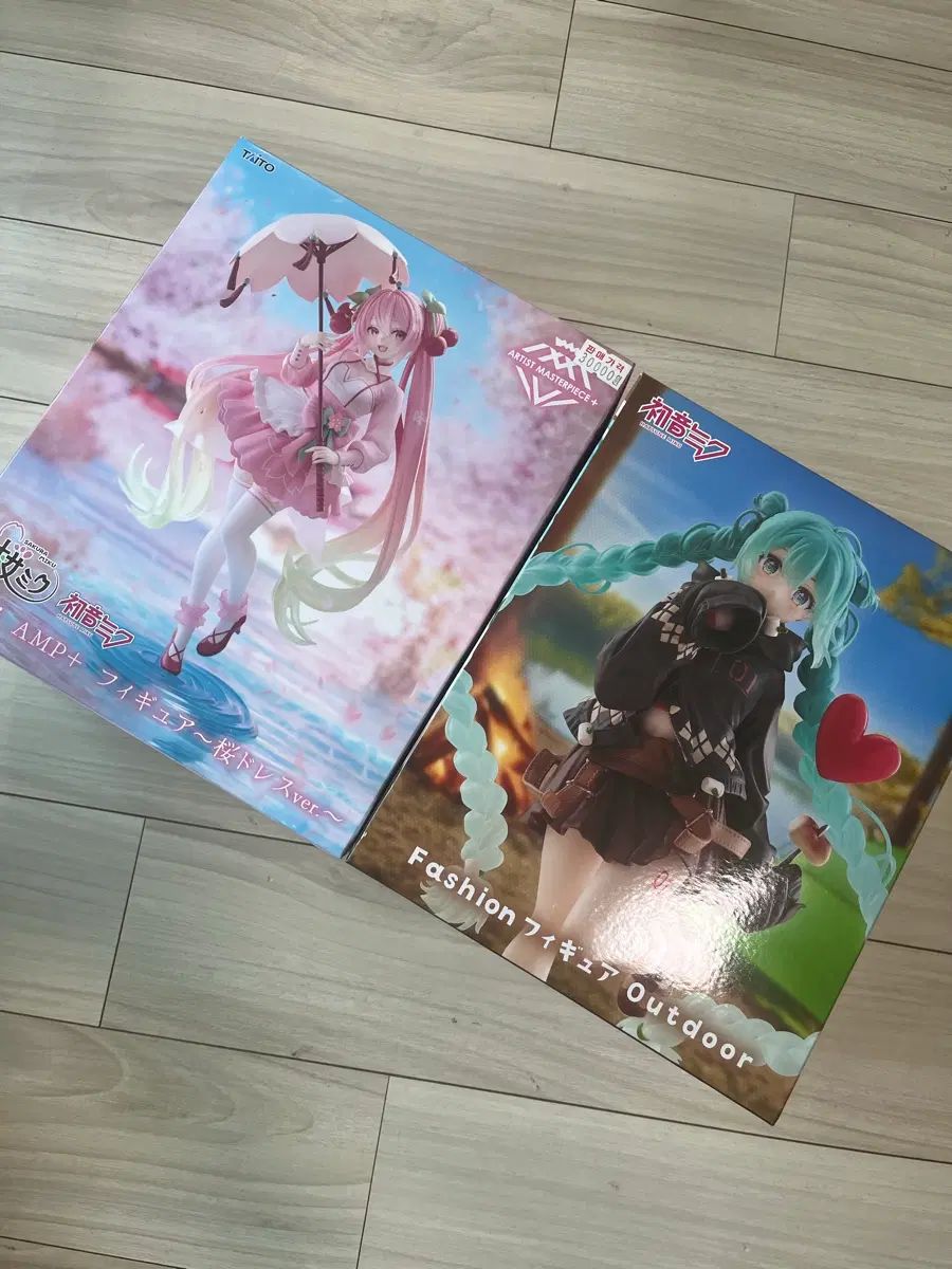 初音ミク フィギュア 2種 (ファッション Outdoor アウトドア / 桜 ドレス) まとめ 8,481円