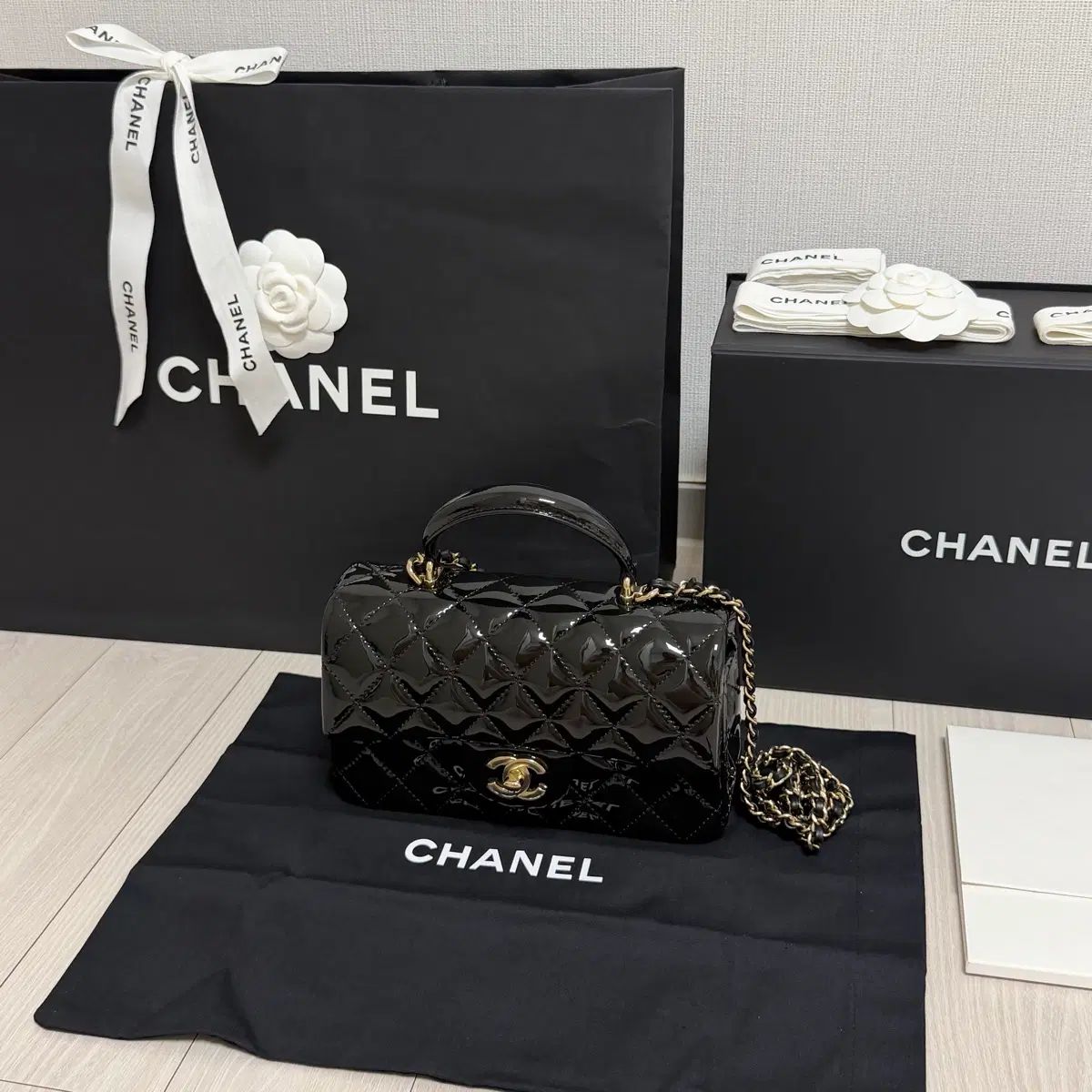 シャネル CHANEL クラシック Classic ミニ ミニ トップハンドル トップスハンドル パテント ペイデント バッグ