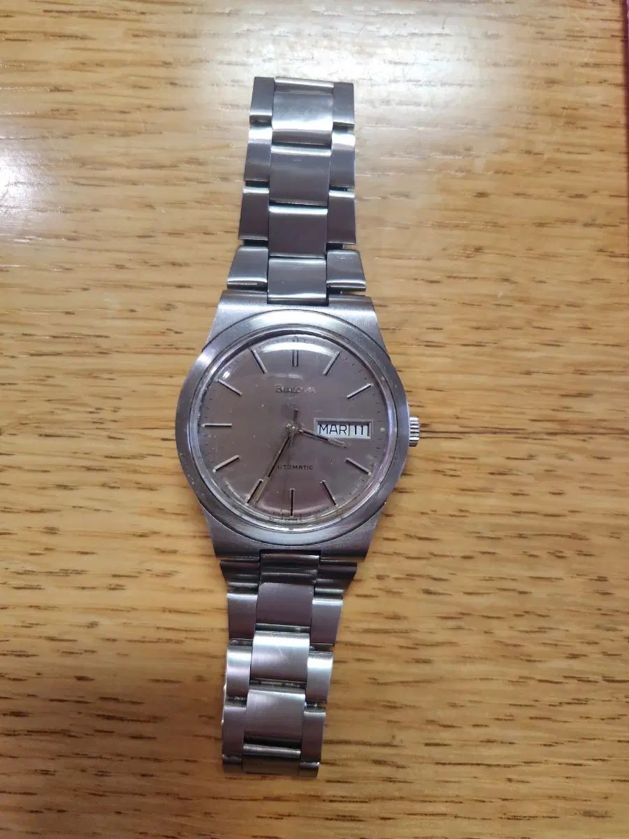 オメガ OMEGA オメガ ジェネブのオマージュ ブローバ BULOVA ブローバ ジェネバ
