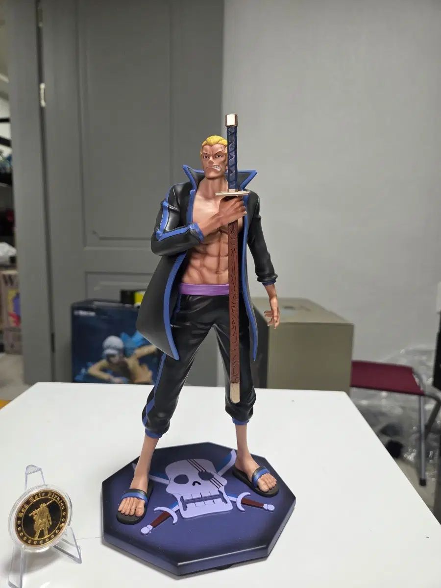ブラック スタジオ ONE PIECE 赤髪海賊団 ホンゴ レジン フィギュア