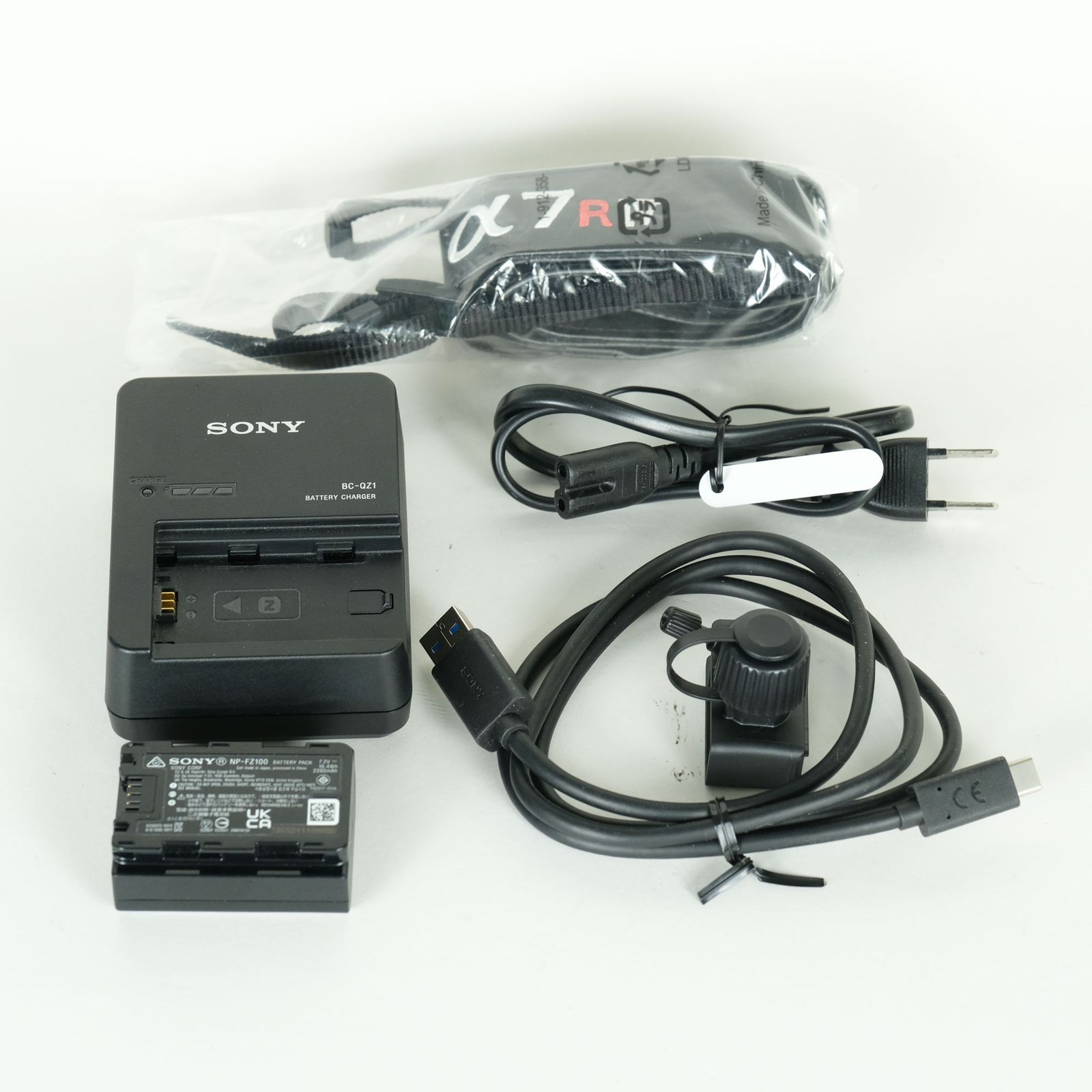 良品 | シャッター数44,621回] SONY α7RIV ボディ ILCE-7RM4A 【後期