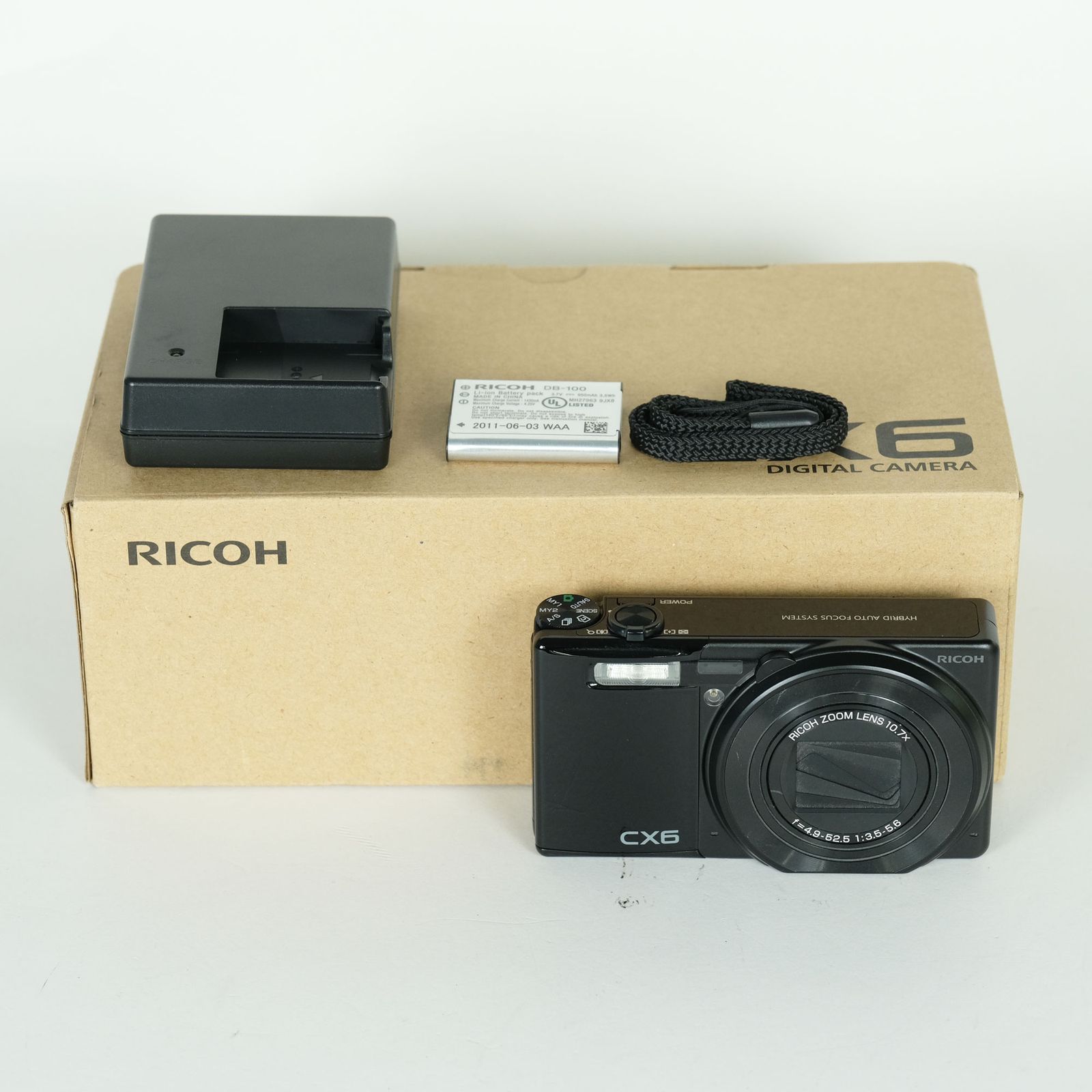 [良品 | シャッター数570回] RICOH CX6 ブラック | コンパクトデジタルカメラ