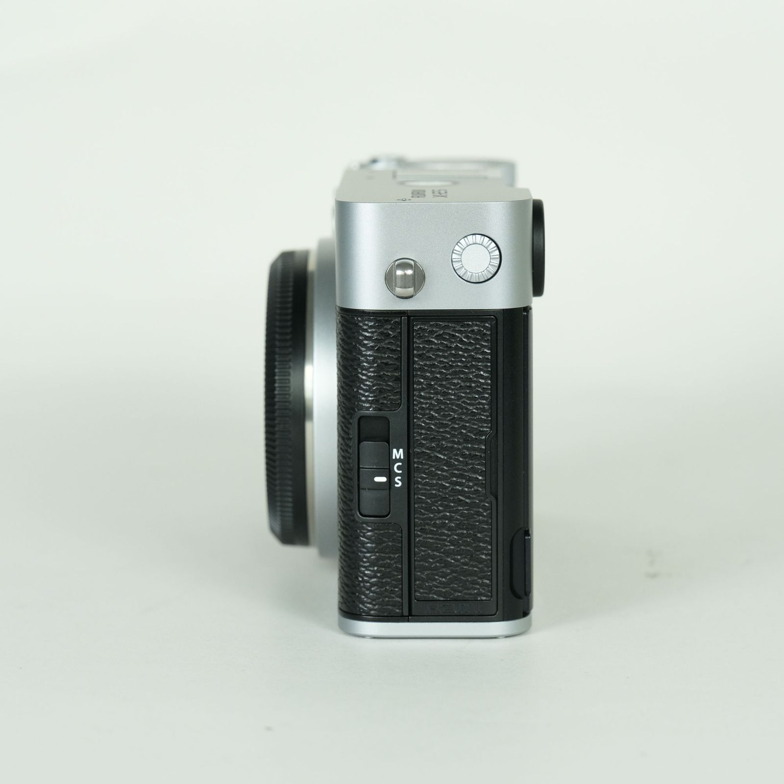 新品同様 | シャッター数10回] FUJIFILM X-E5 [ボディ シルバー