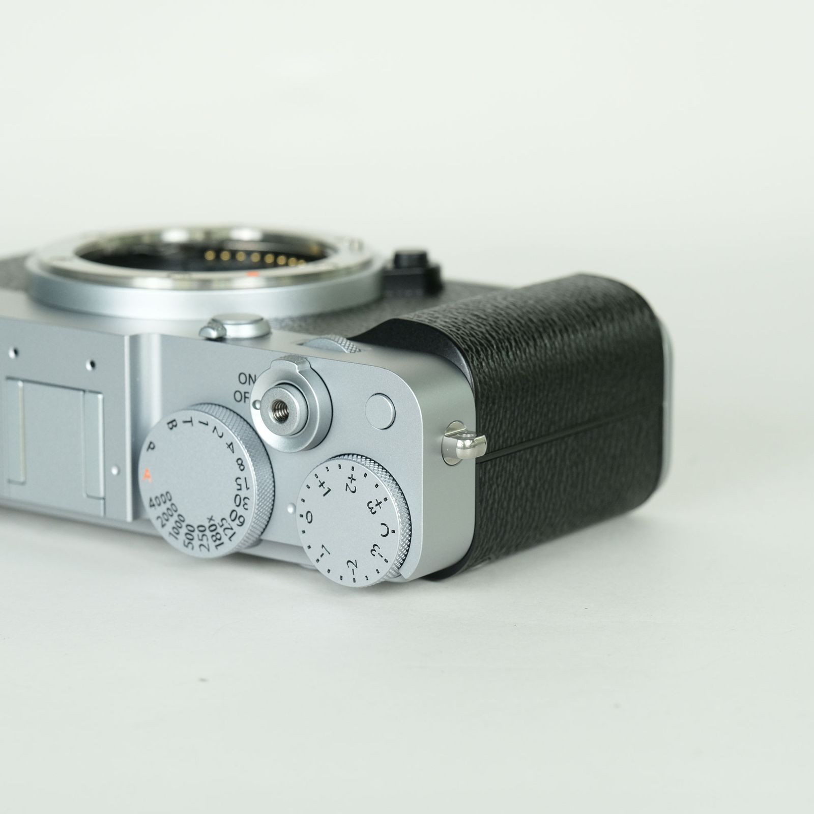 新品同様 | シャッター数10回] FUJIFILM X-E5 [ボディ シルバー