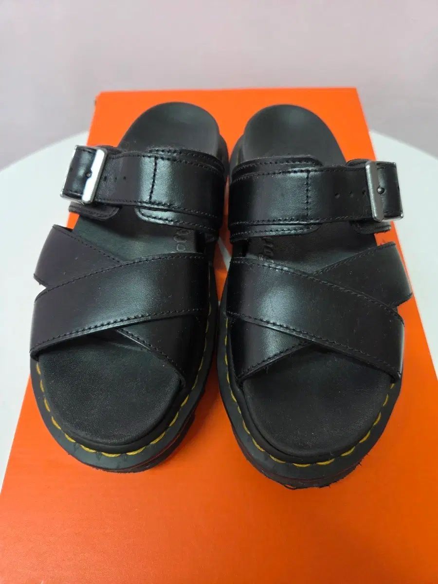 DR. MARTENS ドクターマーチン ライカー ブラック サンダル 230