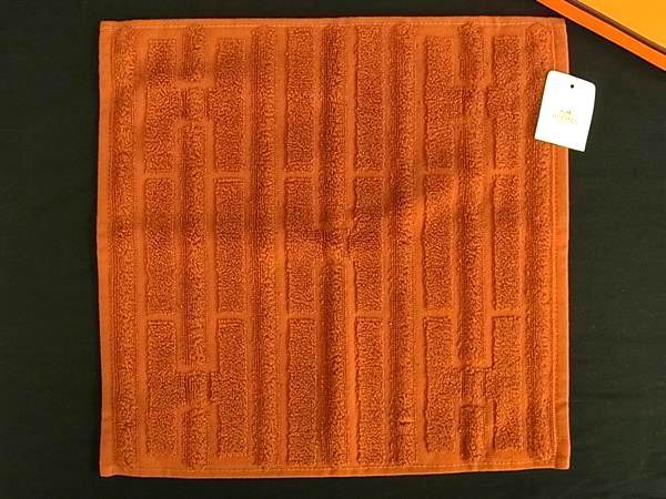 定額■新品■未使用■ HERMES エルメス ラビリンス コットン100％ ハンドタオル フェイスタオル メンズ レディース オレンジ系 BU1309