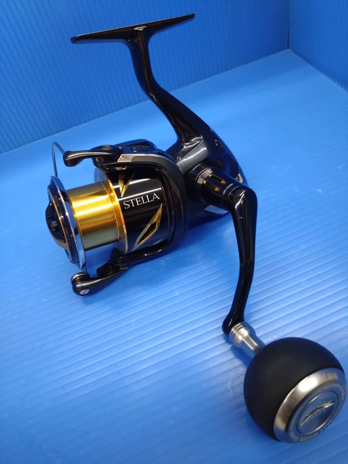 日本製　シマノ　20ステラＳＷ　4000ＸＧ　スピニング　オフショア　ショアジギング　人気モデル　カスタム　訳アリ　　(03)
