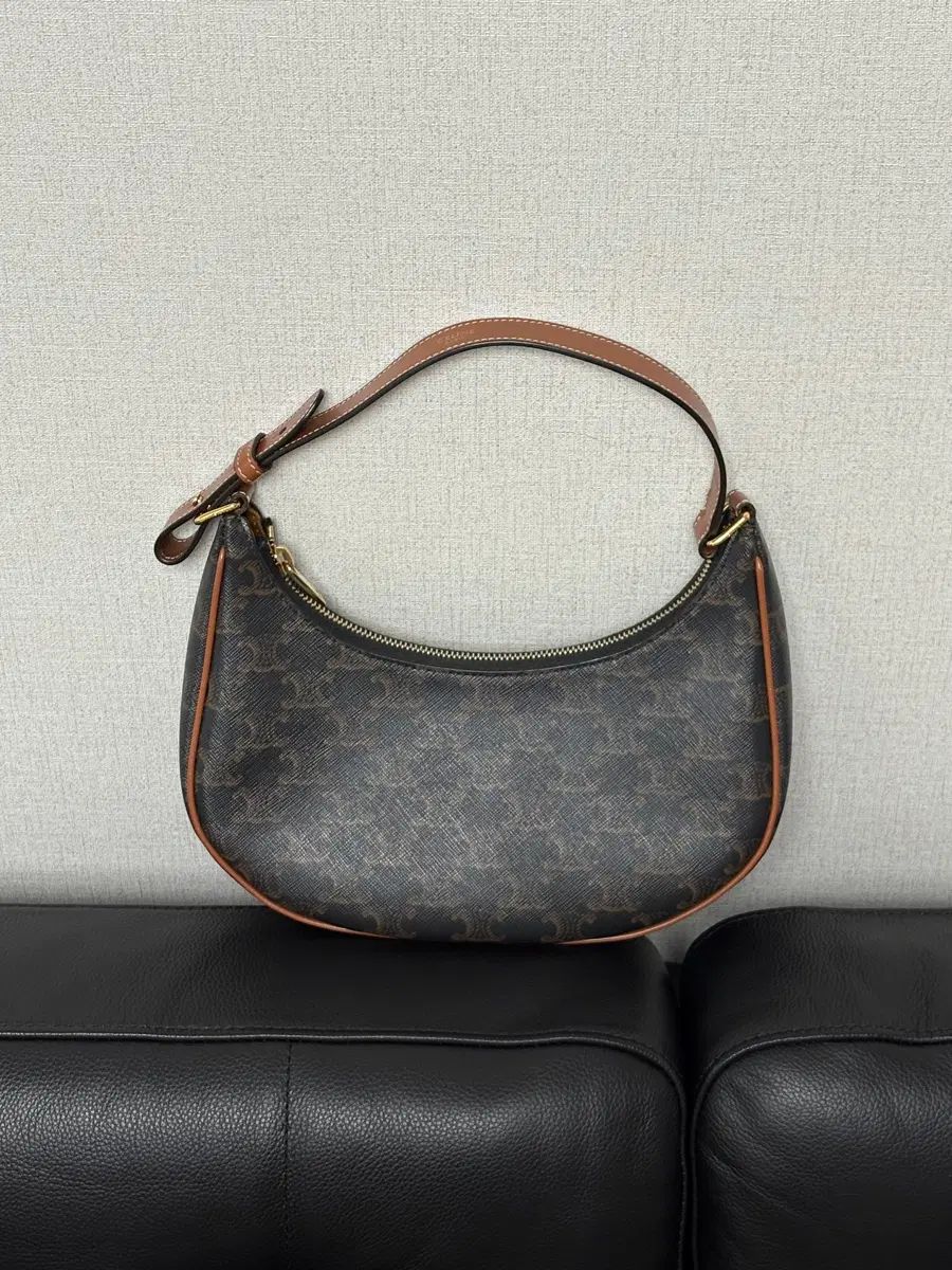 セリーヌ トリオンフ アヴァ HOBO BAG