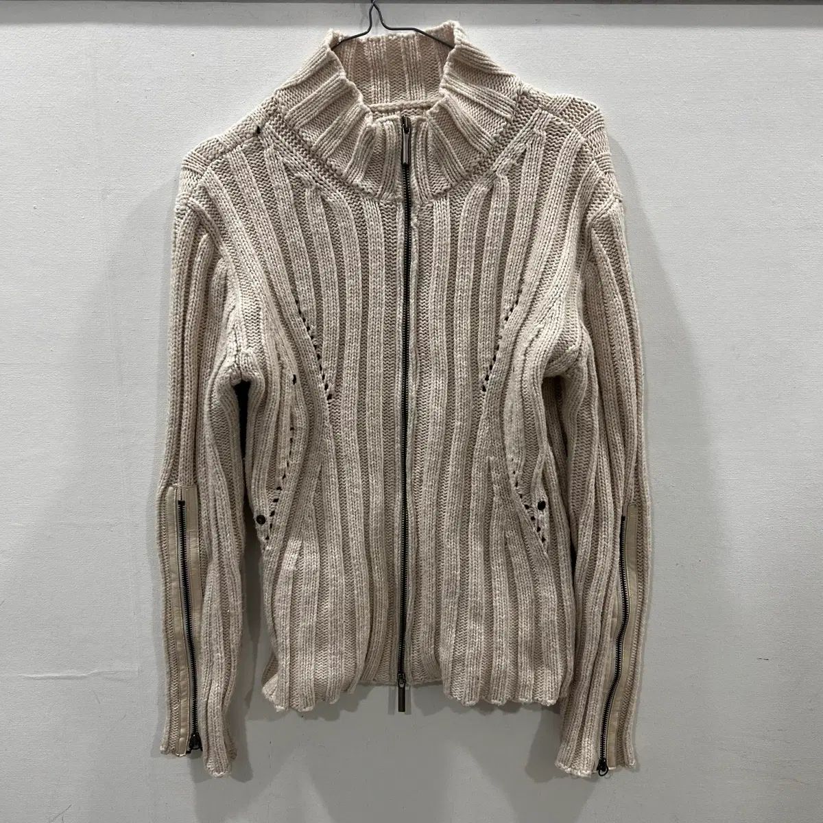 NACHE(ナチェ) エンブロイダリー ニット ジップアップ 7,177円