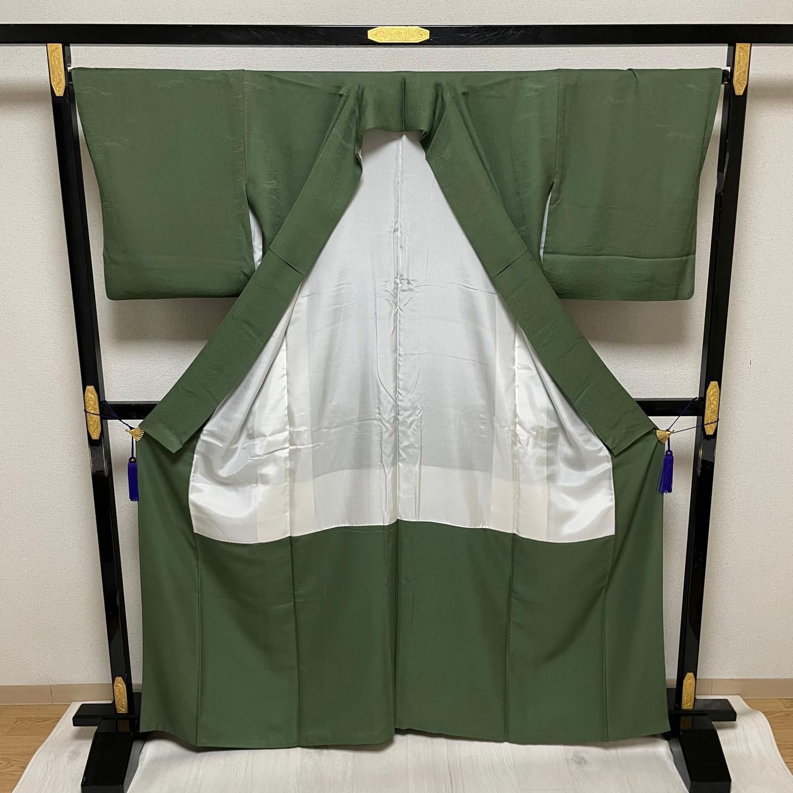 鈴乃屋誂え 色無地 裄66.5 波模様 抹茶色 着物 正絹 X-6716