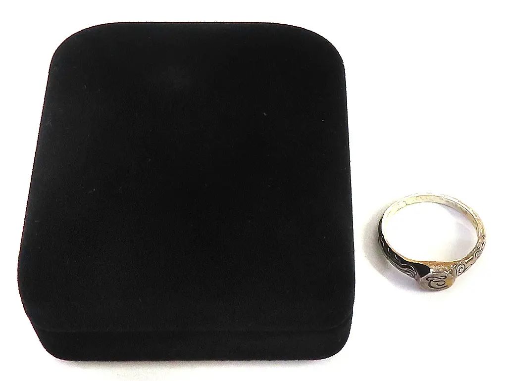 【中古】銀製品・指輪・アクセサリー フェルディナンド Signetring -Rozemyne＆Ferdinand- シルバー+燻加工 12号 「本好きの下剋上～司書になるためには手段を選んでいられません～」 7,828円