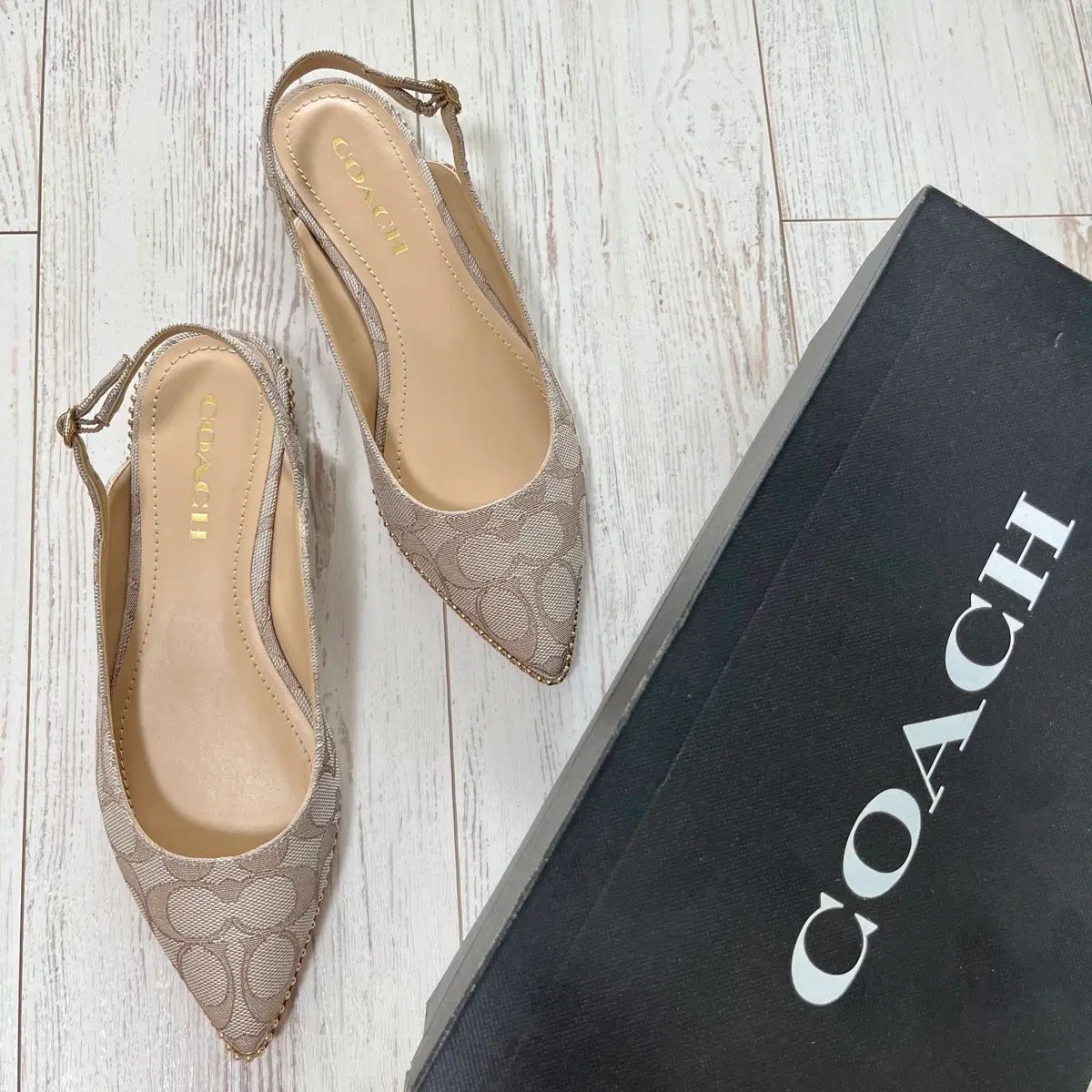COACH コーチ ジャカード スキーマー フラット シューズ スリングバック ミュール 35,671円