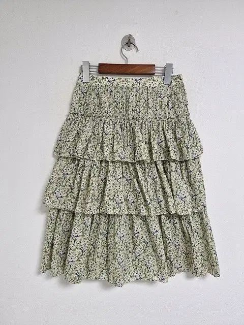 新品)ヴァネッサブリューノ スカート