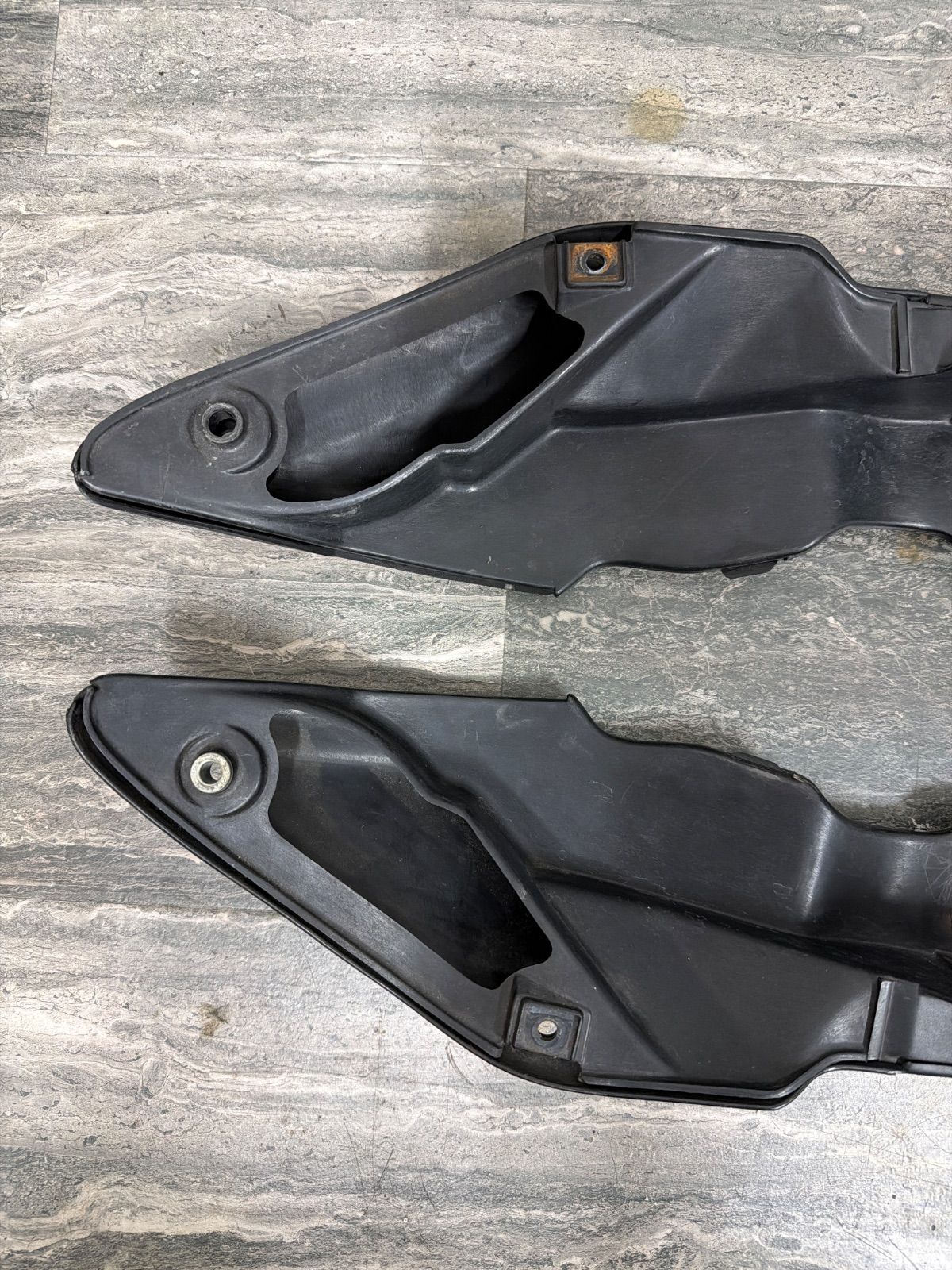 ホンダ　cbr250rr mc22 純正エアインテークエアダクト ホンダ CBR250RR MC22 純正 左右 サイドエアインテークダクト (2395
