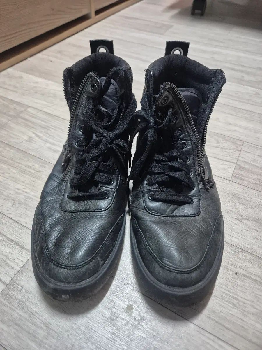 DIESEL ハイトップ スニーカー