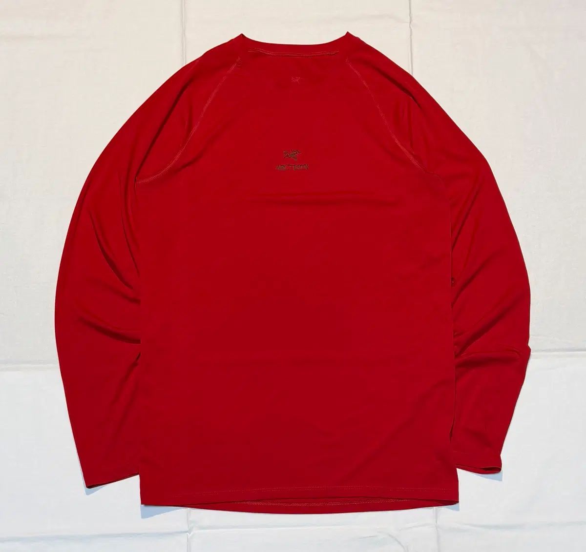 ARC'TERYX アークテリクス センターロゴ ロングスリーブ 機能性 Tシャツ レッド