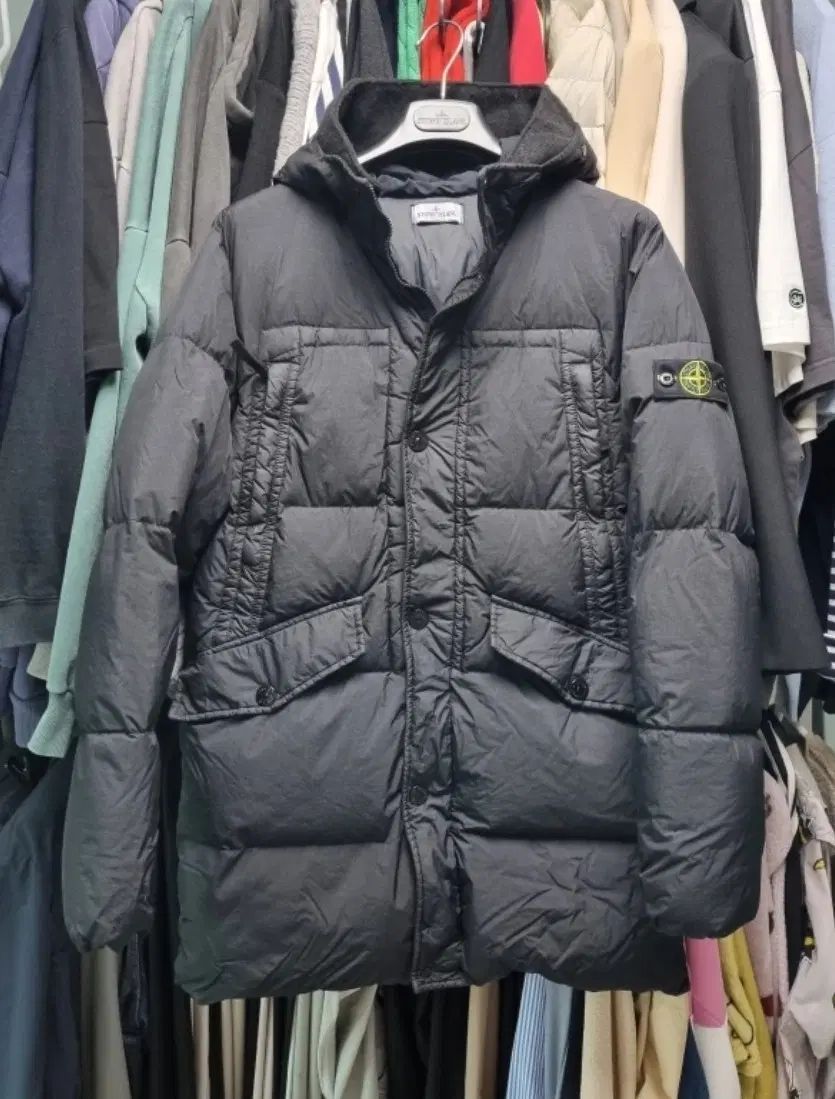 STONE ISLAND ストーンアイランド ブラック パファー ダウン フーディー 14y