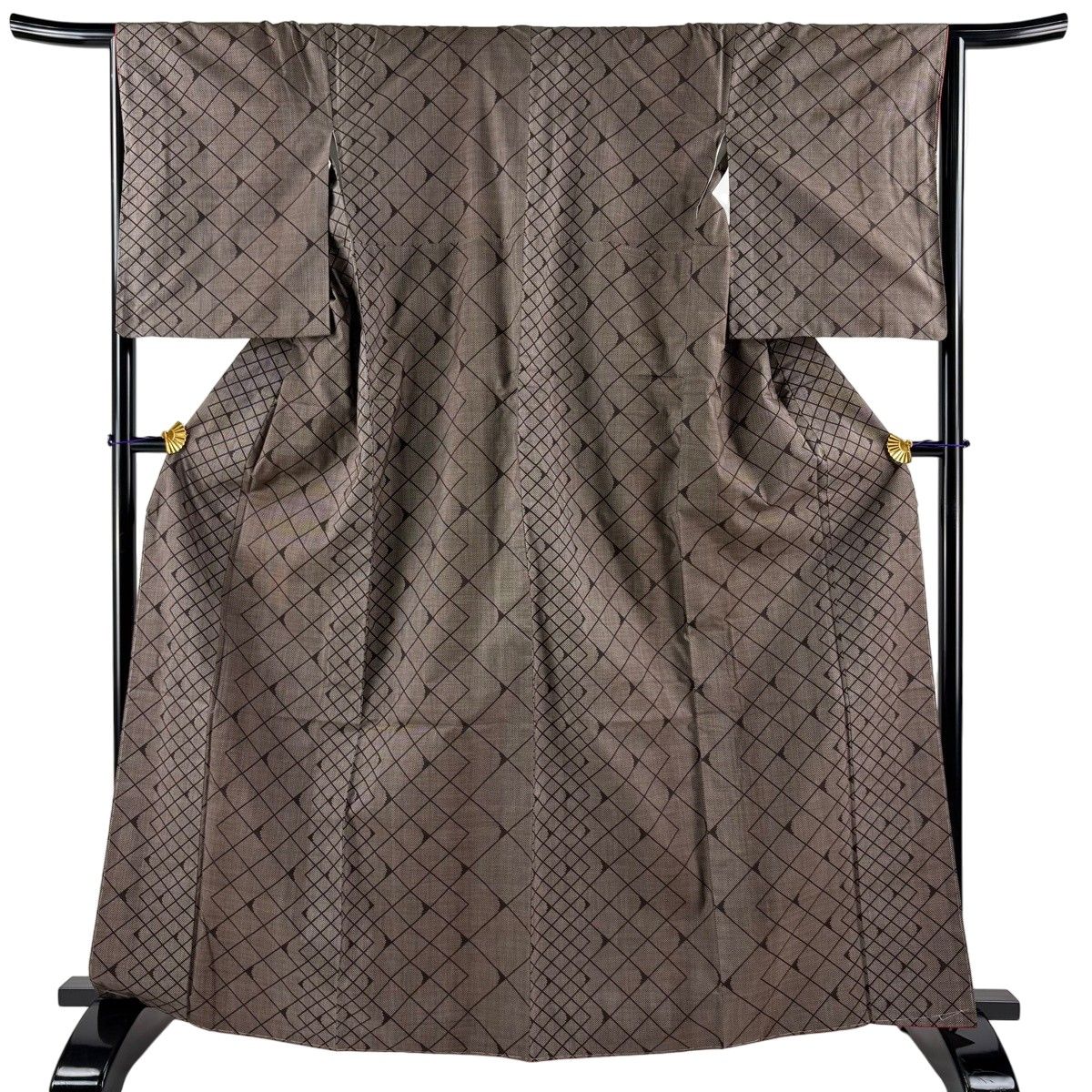 【美品】 大島紬 身丈165cm 裄丈65.5cm M 袷 泥染 証紙 幾何学模様 焦茶色 正絹 秀品 【中古】