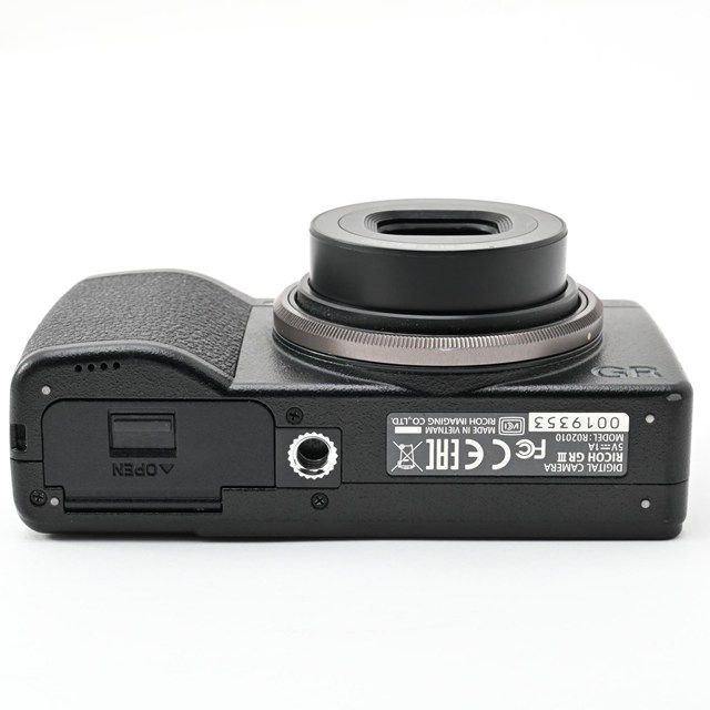 良品＞ RICOH GR III｜高級コンパクトデジタルカメラ｜シャッター数