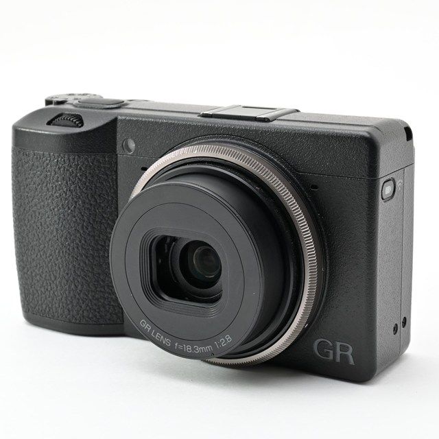 良品＞ RICOH GR III｜高級コンパクトデジタルカメラ｜シャッター数