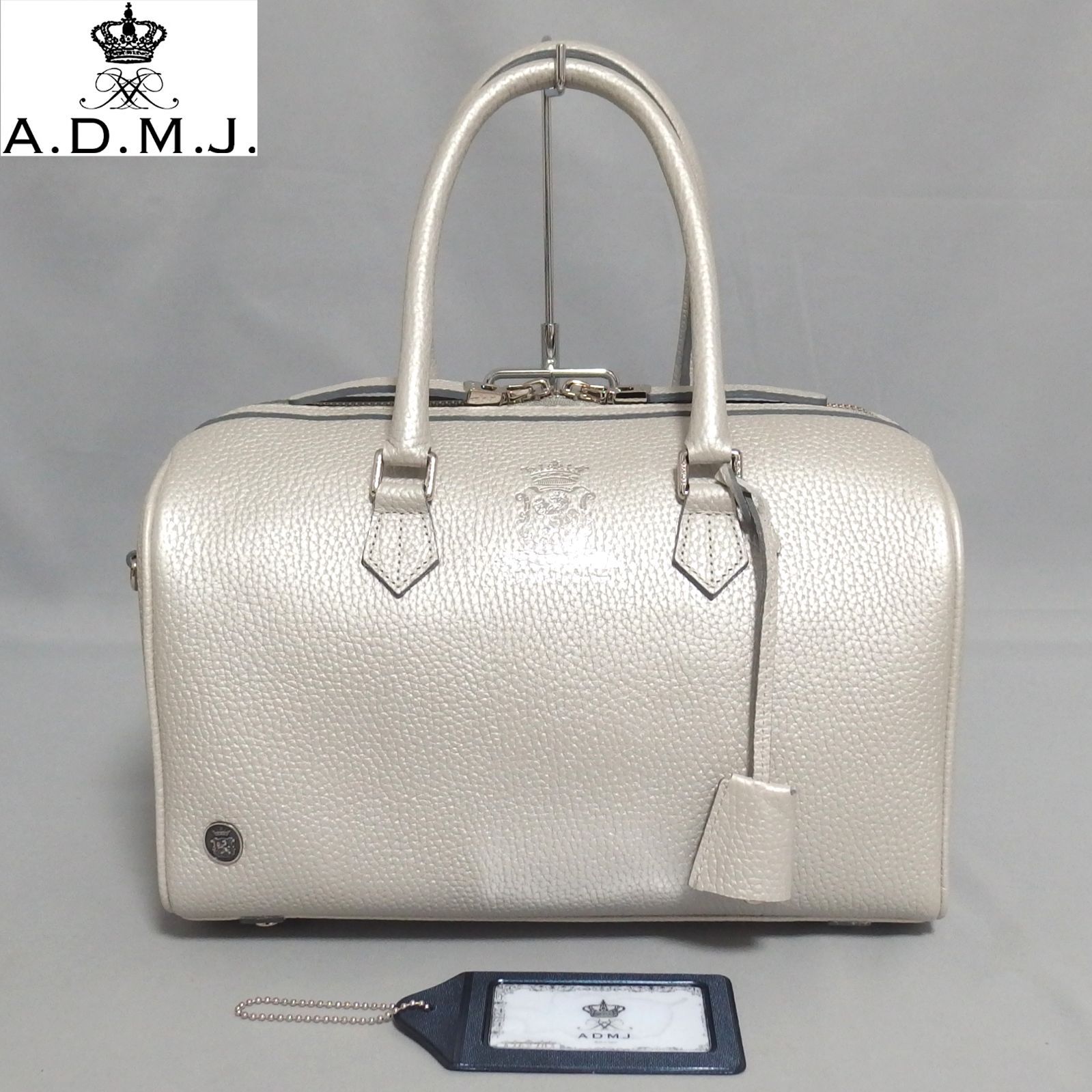 美品★A.D.M.J. 牛革シュリンク型押し 全開 ダッフルバッグ プラチナ シルバー ハンドバッグ ボストンバッグ ADMJ エーディーエムジェイ★