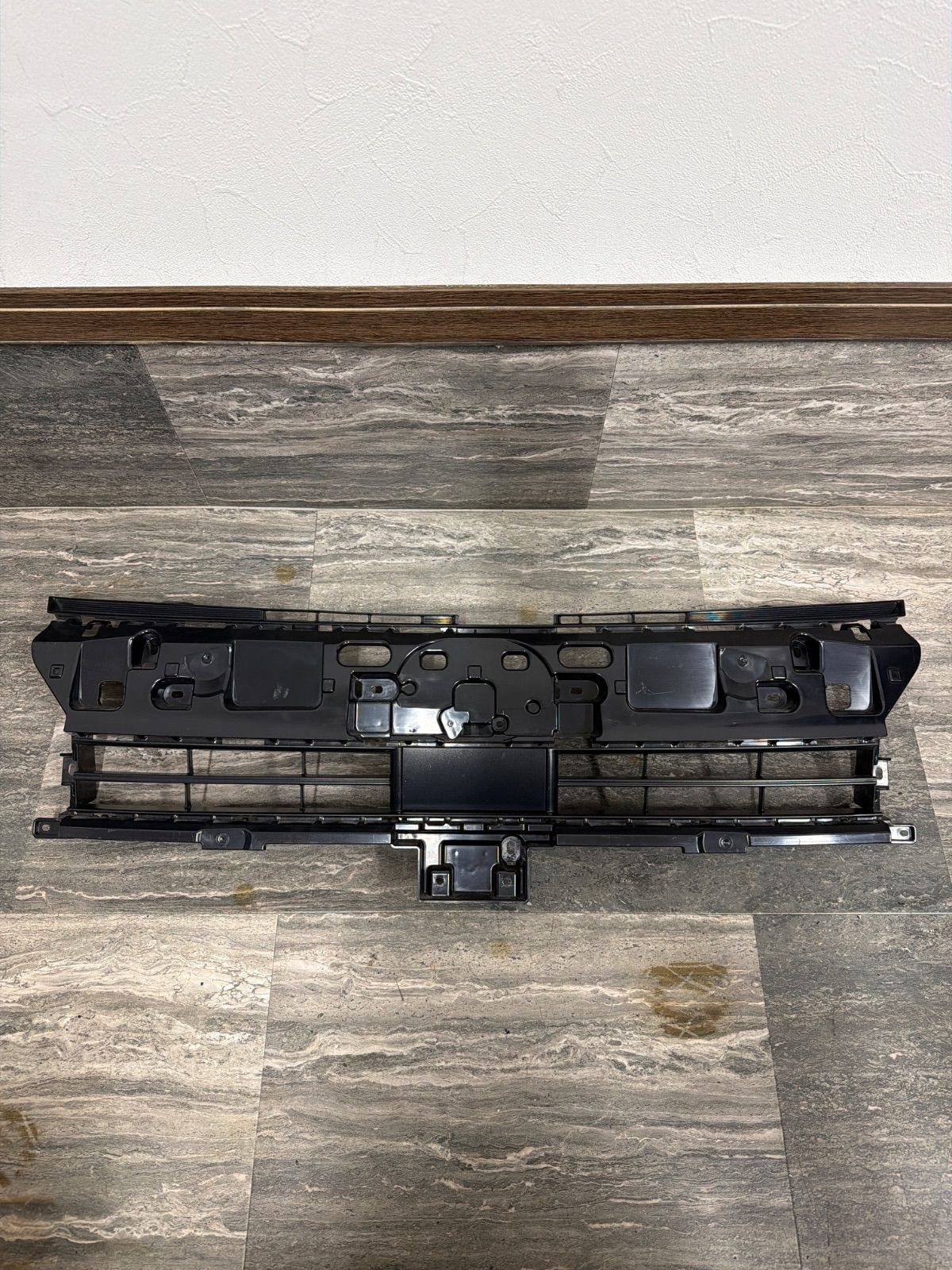 トヨタ　ヴォクシー　MZRA90W　純正　フロントグリル　53101-V1030　(2412)