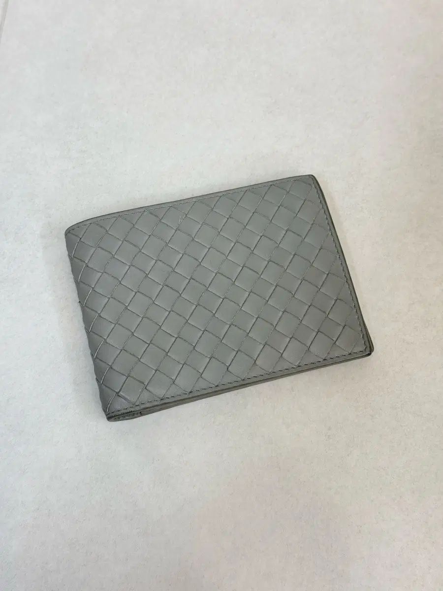 当日発送/OS BOTTEGA VENETA ボッテガ・ヴェネタ イントレチャート 二つ折り財布