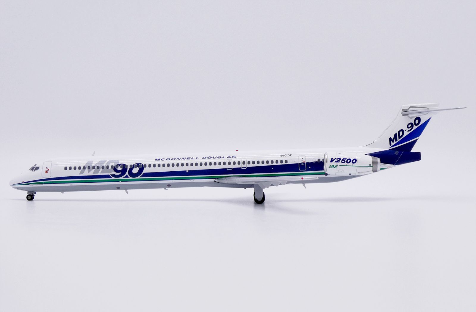 Jcwings マクドネル・ダグラス MD-90 N901DC ハウスカラー 1/200