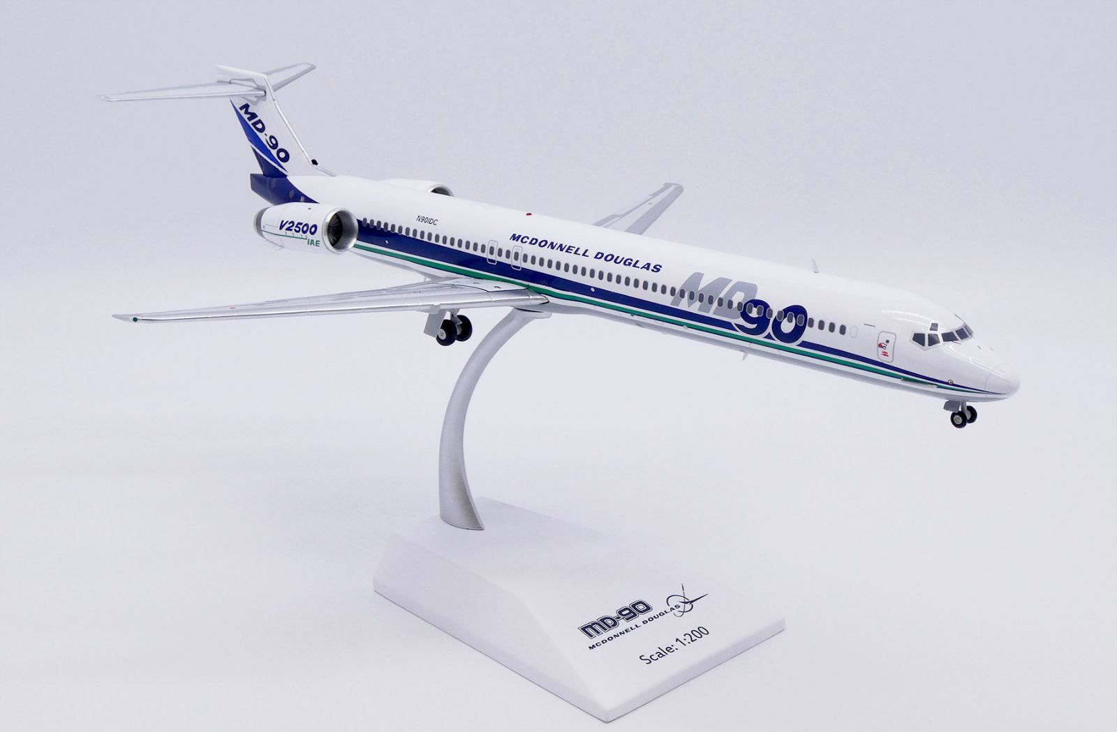 Jcwings マクドネル・ダグラス MD-90 N901DC ハウスカラー 1/200