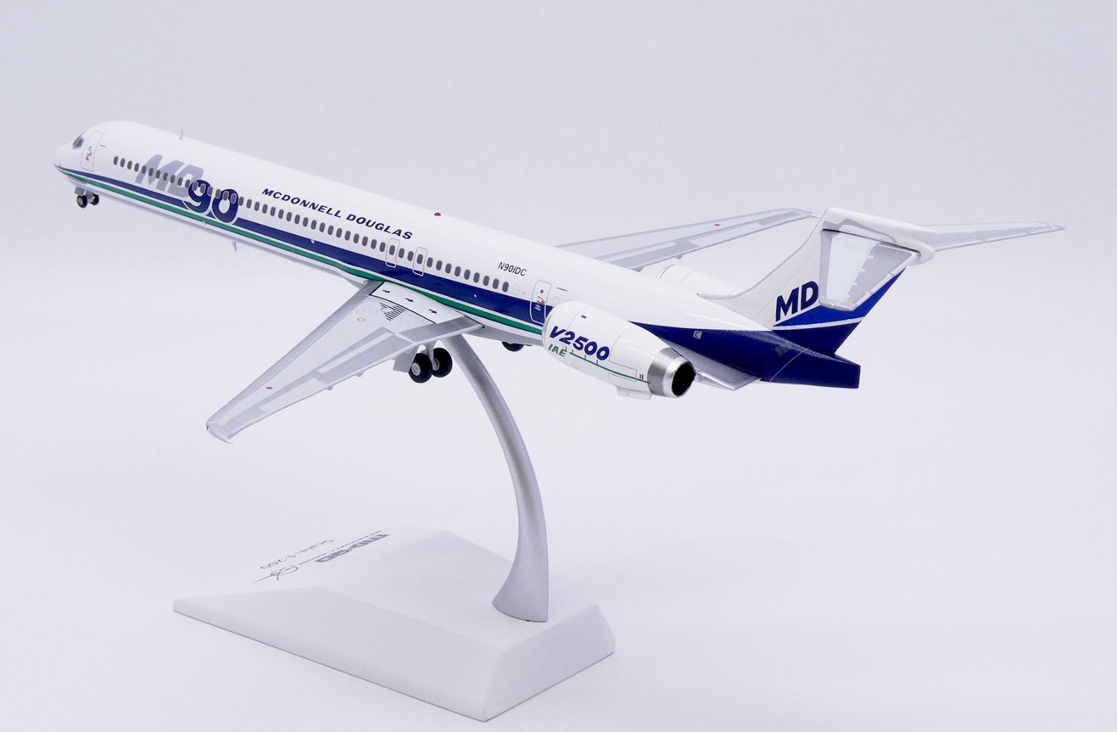Jcwings マクドネル・ダグラス MD-90 N901DC ハウスカラー 1/200