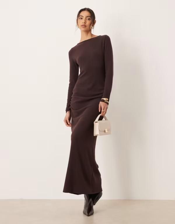 エイソス レディース トップス ワンピース ギャザー マキシ ASOS DESIGN super soft slashed neck ruched maxi dress in chocolate BR